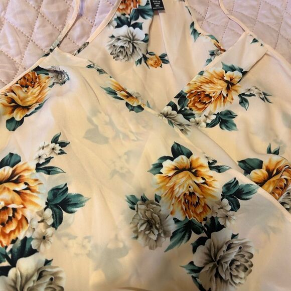 NWOT Shein Curve Floral Halter Top - Picture 9 of 15
